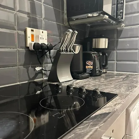 Cosy Paddington 2 Bedroom Prime Location *