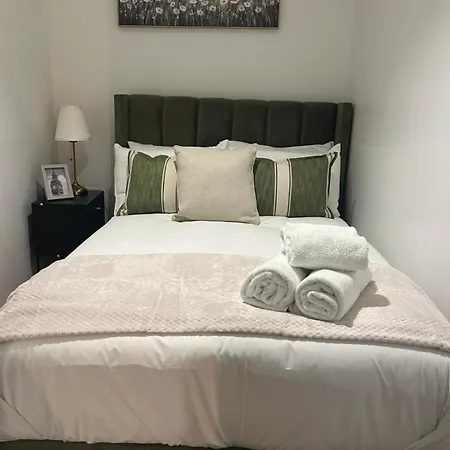 Cosy Paddington 2 Bedroom Prime Location