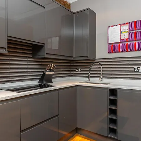 Beautiful 1br, 2 Min Putney Train St, 5min To Tube * London