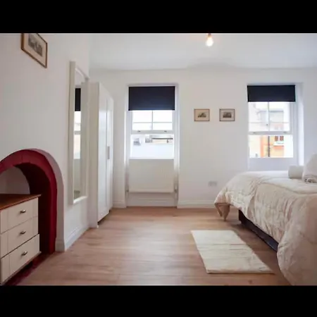 Cozy & Flat For 3 ! Apartment