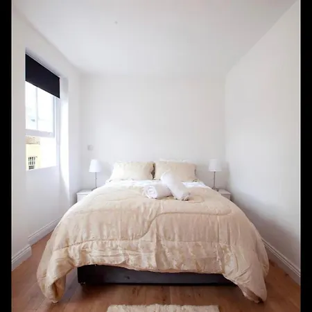 Apartment Cozy & Flat For 3 ! *