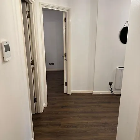 Free Parking 4 Beds Flat 15 Min Train To Victoria Bridge St Paul Cathedral * 伦敦