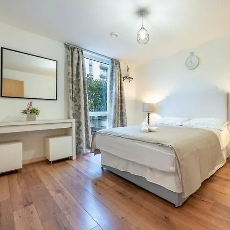 Apartment Modern Amazing Spring Offer Longer Sleeps 6 Free Gym Free Underground Parking Fast Wifi 5 Mins To Stadium Direct Travel To Heathrow Airport