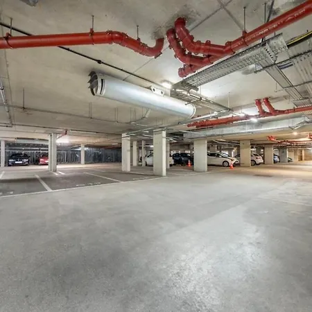 Apartment Modern Amazing Spring Offer Longer Sleeps 6 Free Gym Free Underground Parking Fast Wifi 5 Mins To Stadium Direct Travel To Heathrow Airport Brentford