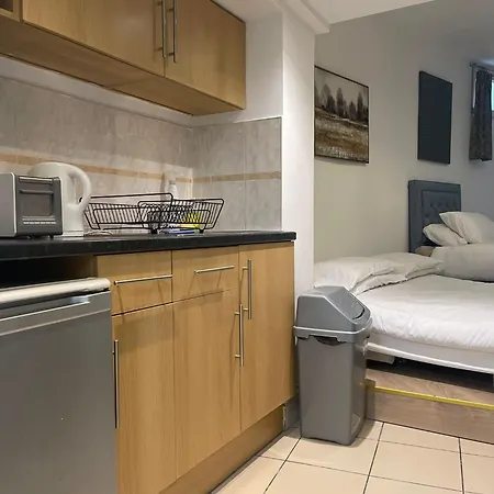 Quintuple Close To King's Cross Apartment London