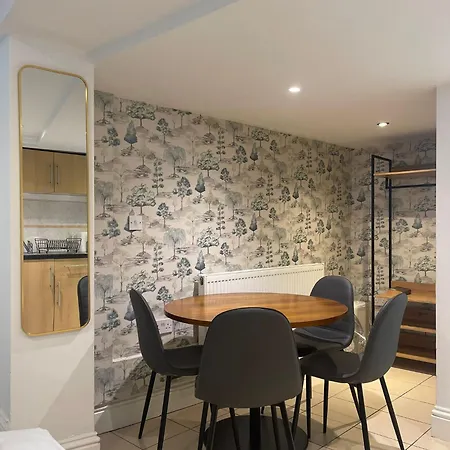 Quintuple Close To King's Cross Apartment *