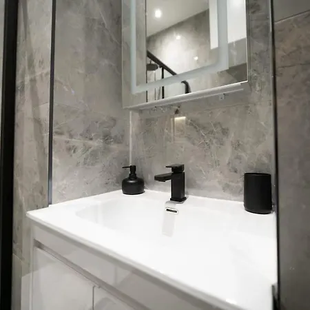 2-bed Flat Near Zoo, Ideal For Families *
