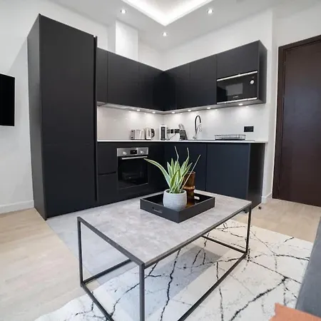 Apartment 2-bed Flat Near Zoo, Ideal For Families *