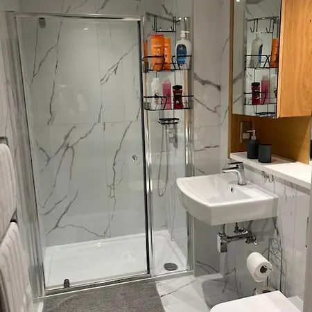 Luxury London * Perivale
