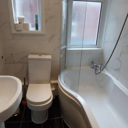 4 Bedroom & 2 Bedroom London