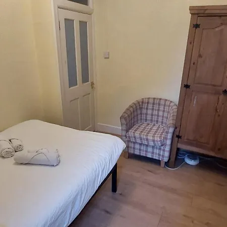 4 Bedroom & 2 Bedroom