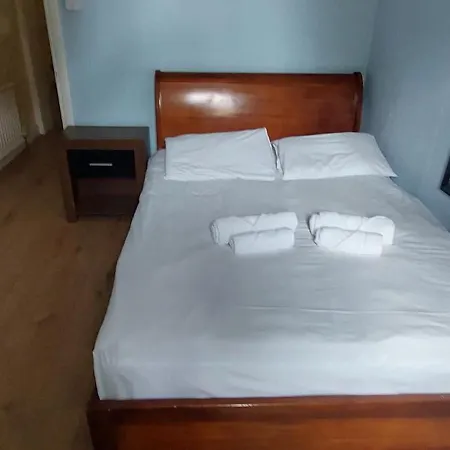 Apartment 4 Bedroom & 2 Bedroom *