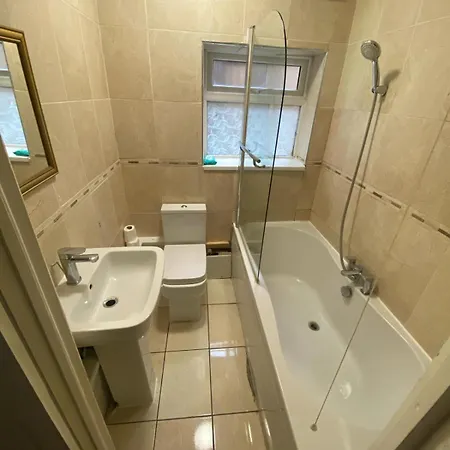 Apartment 4 Bedroom & 2 Bedroom London