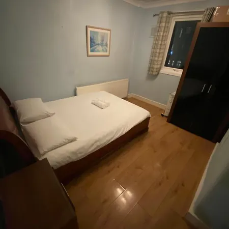 4 Bedroom & 2 Bedroom *