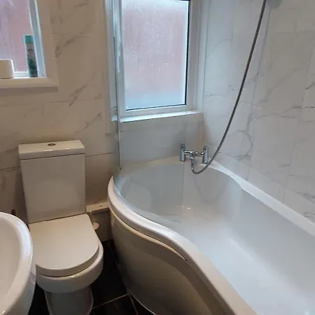 4 Bedroom & 2 Bedroom London