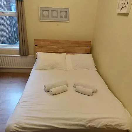 4 Bedroom & 2 Bedroom * London