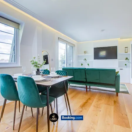 Stylish 2 Bedroom Flat By Ls2g Short Lets & Serviced Greater With Balcony And Easy Access Apartment