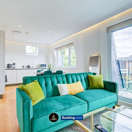Apartment Stylish 2 Bedroom Flat By Ls2g Short Lets & Serviced Greater With Balcony And Easy Access London