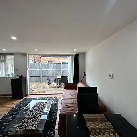 Apartment Studio With Own Garden