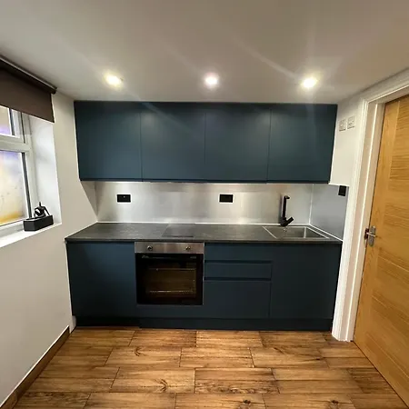 Studio With Own Garden * London