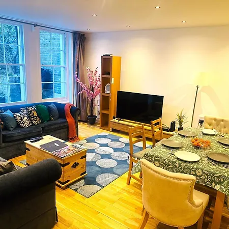 Delightful By Kensington & Chelsea Desirable Locations W8 Sw