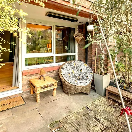 20 Percent Off -Todayonly-Mobilerate Offers-Genius Offers-Londonbridge City Apartment W Free Parking-Wifi-Sleeps7-4Beds-Netflix-Family!