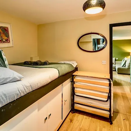20 Percent Off -Todayonly-Mobilerate Offers-Genius Offers-Londonbridge City Apartment W Free Parking-Wifi-Sleeps7-4Beds-Netflix-Family! Apartment