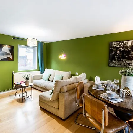 Apartment 20 Percent Off -Todayonly-Mobilerate Offers-Genius Offers-Londonbridge City Apartment W Free Parking-Wifi-Sleeps7-4Beds-Netflix-Family!