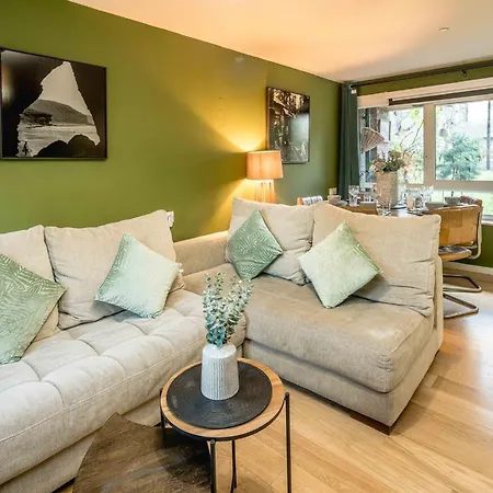 20 Percent Off -Todayonly-Mobilerate Offers-Genius Offers-Londonbridge City Apartment W Free Parking-Wifi-Sleeps7-4Beds-Netflix-Family! London