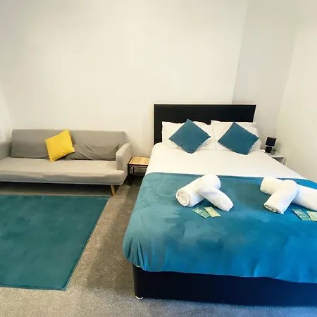 Stylish Cosy 2 Bed With Free Parking