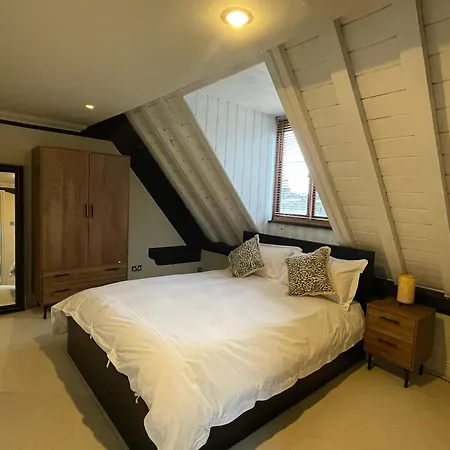 Unique Crystal Palace Park Church Conversion Apartment London