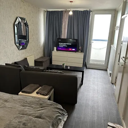 Oyes Apartment