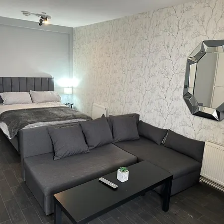 Apartment Oyes London