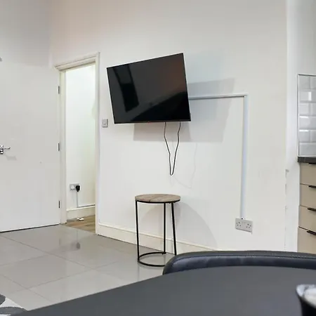 Spacious 2 Bed With Patio In Camden Wr201 Apartment London