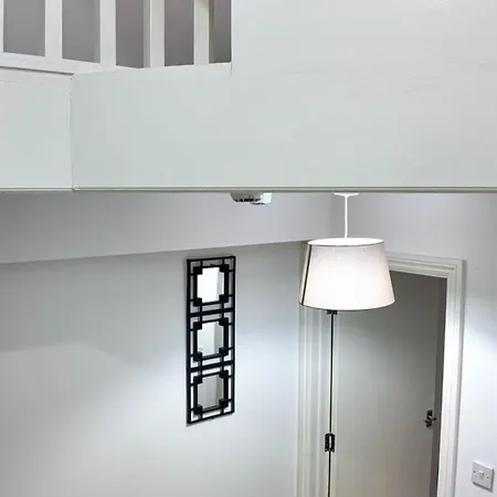 Apartment Spacious 2 Bed With Patio In Camden Wr201