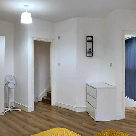 Spacious 2 Bed With Patio In Camden Wr201 Apartment *