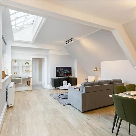 Urban Chic - Dorset Street