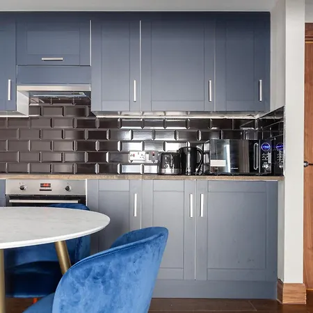 Comfortable 1br Flat, 5 Min To Hyde Park Apartment
