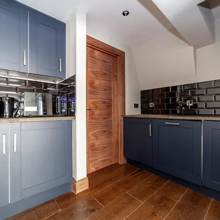 Comfortable 1br Flat, 5 Min To Hyde Park Apartment