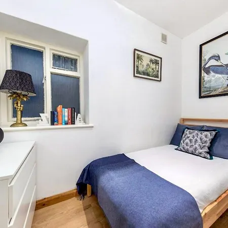 Cs Linden Apartment London