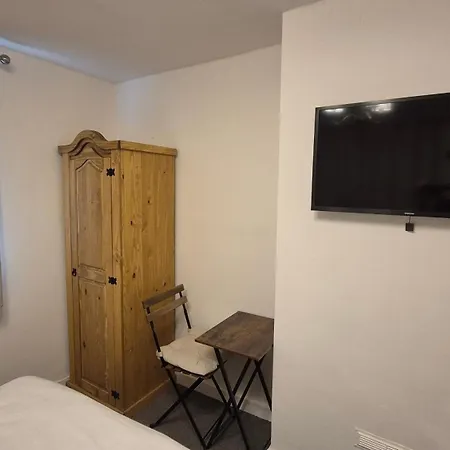 Beautiful Double In Acton, West