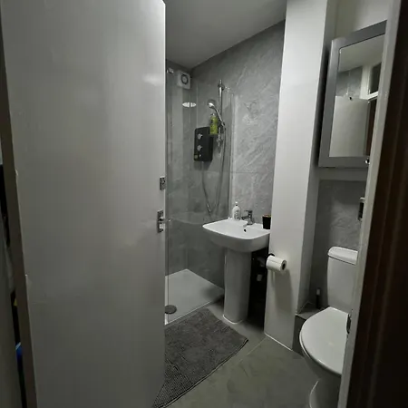 A Gem Away From Guest house Barking (Greater London)