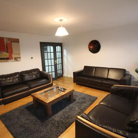Sudbury Place Apartment *
