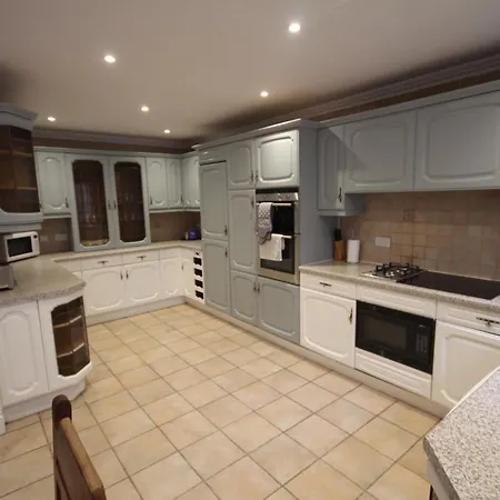 Sudbury Place Apartment
