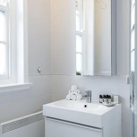 Urban Chic - Dorset Street * London