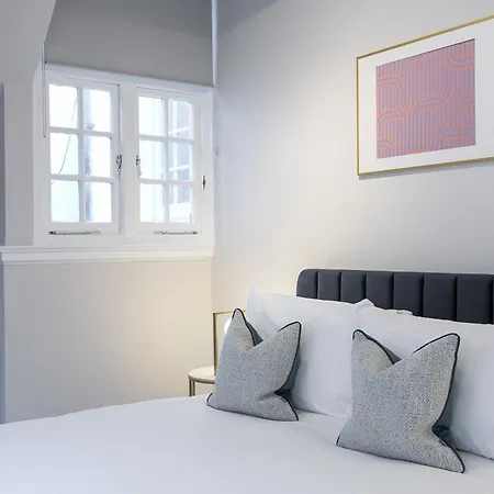 Urban Chic - Dorset Street Apartment *