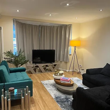 Villa Detached Luxury In London