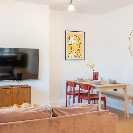 Eleven By Artsy Apartment London