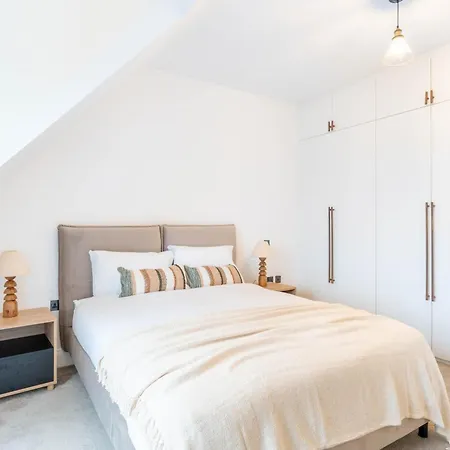 Eleven By Artsy * London