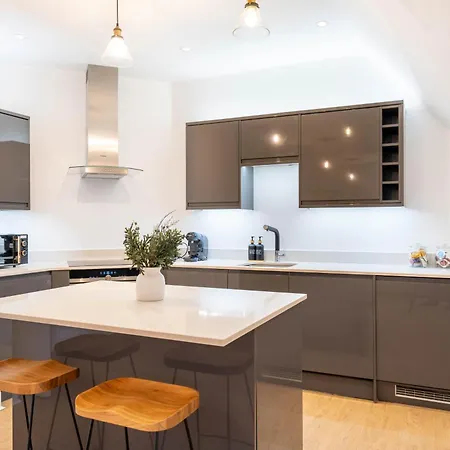 Apartment Eleven By Artsy London
